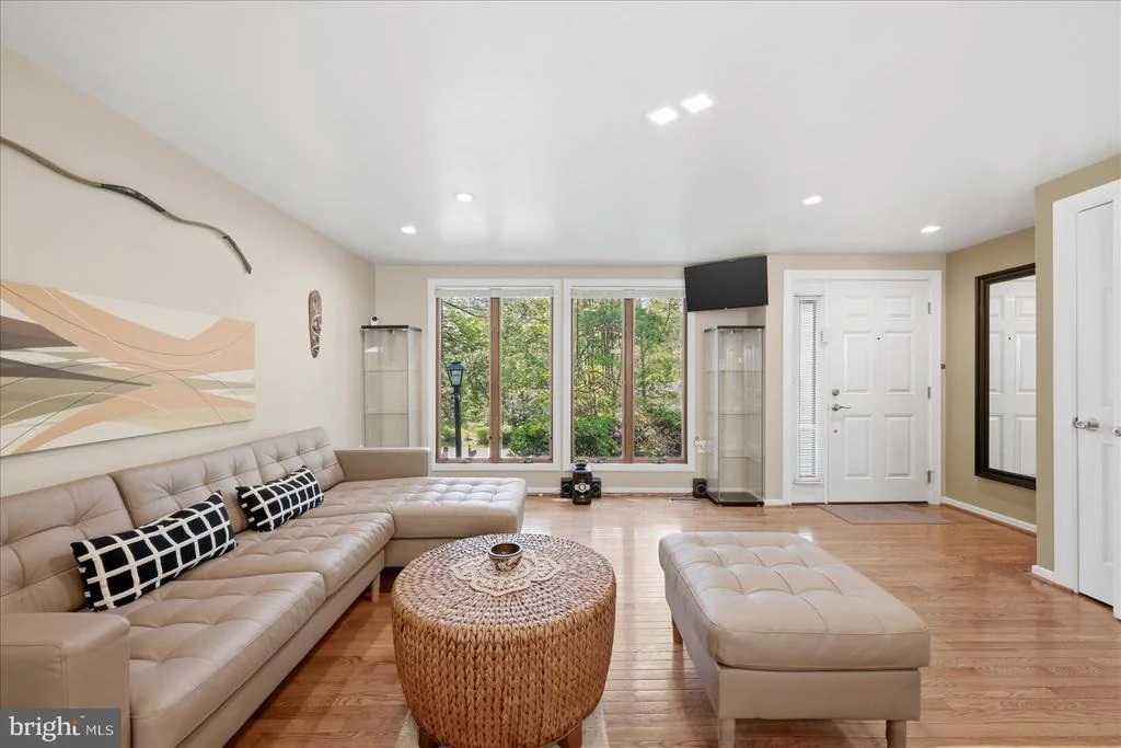 Photo of 10929 HOWLAND DRIVE