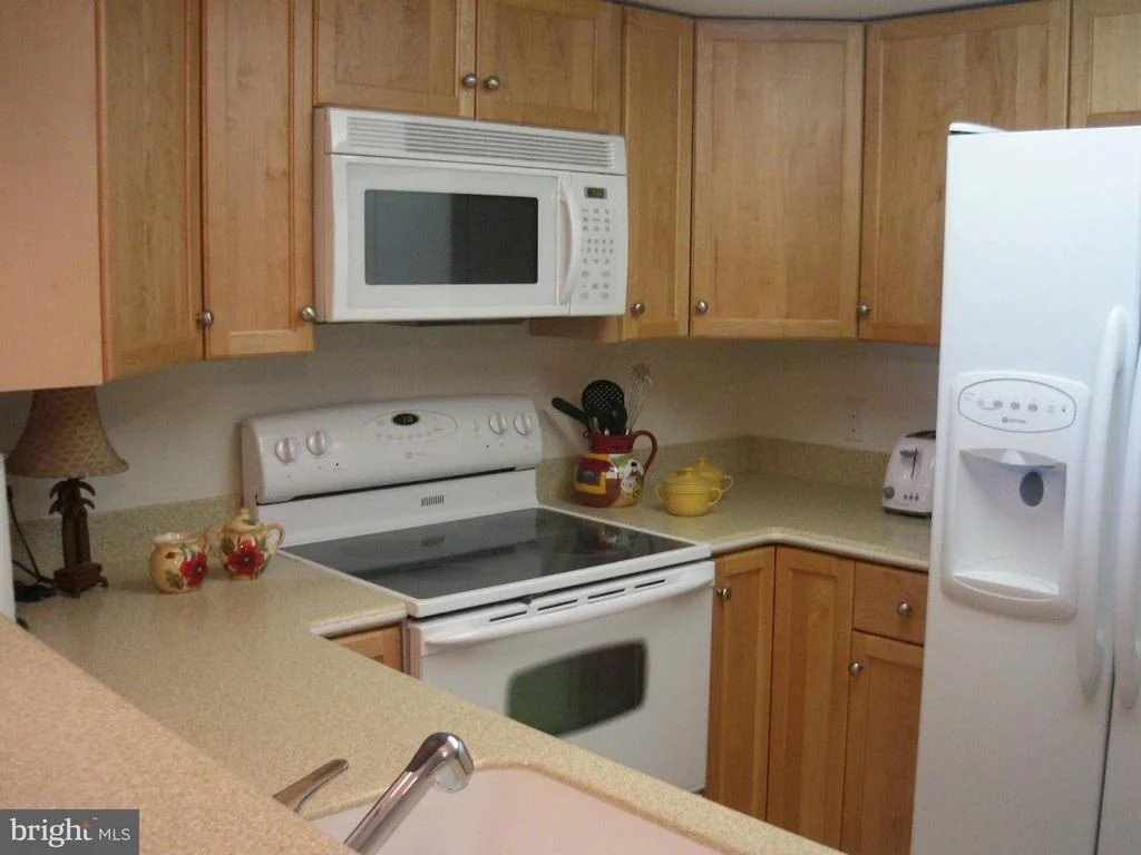 Photo of Unit 708 at 8501 BAYSIDE ROAD