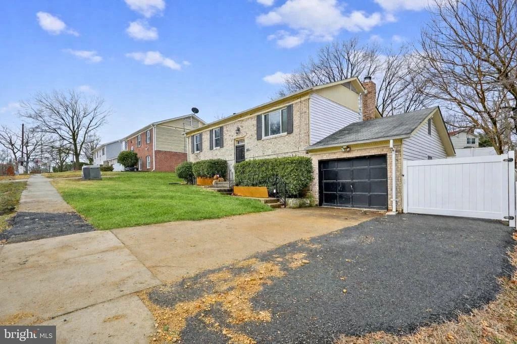 Photo of 4901 IVERSON PLACE