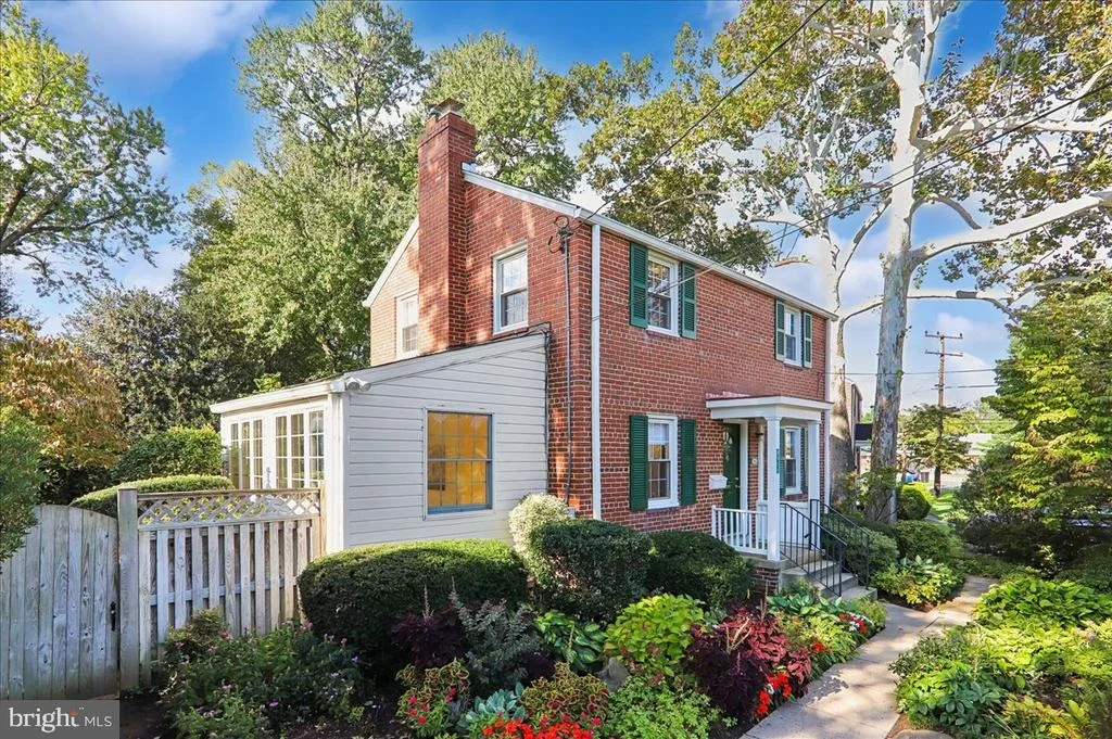 Photo of 8616 LYNBROOK DRIVE
