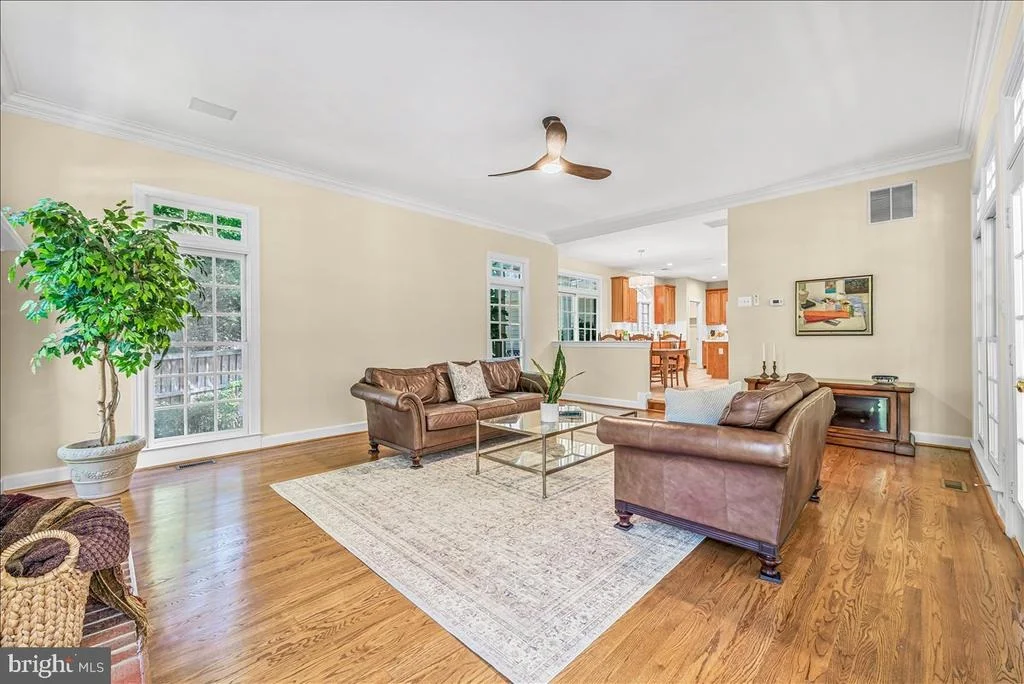 Photo of 6807 MEADOW LANE