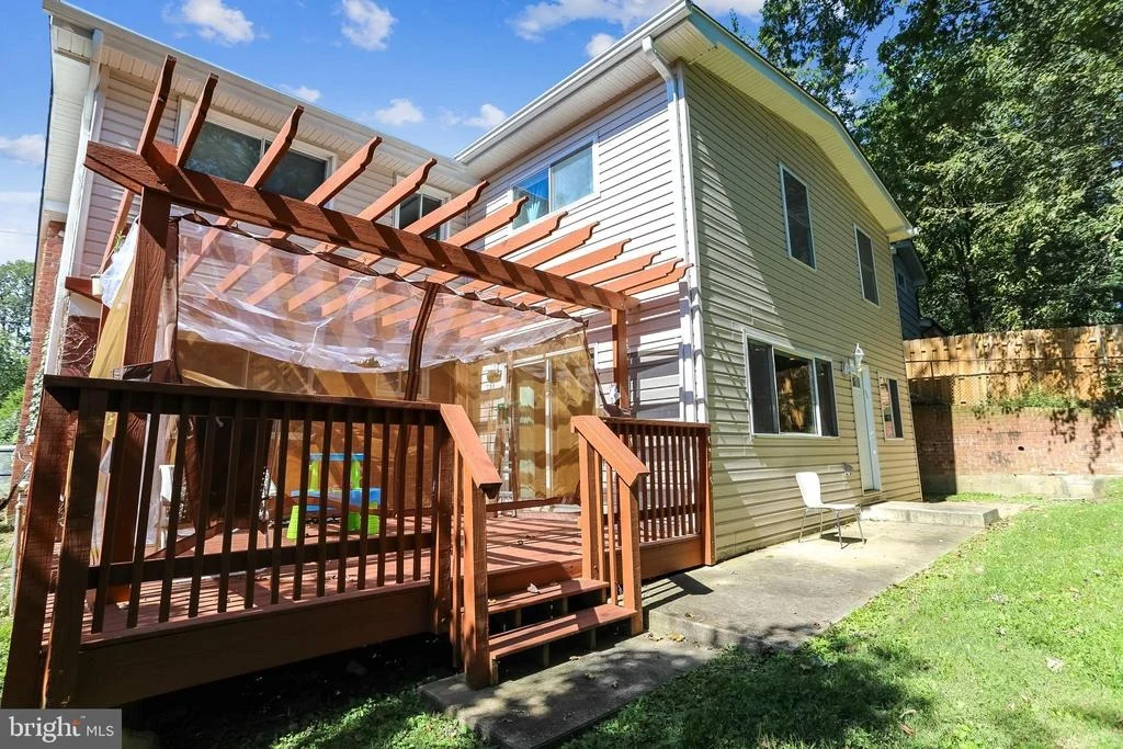 Photo of 816 HILLSBORO DRIVE
