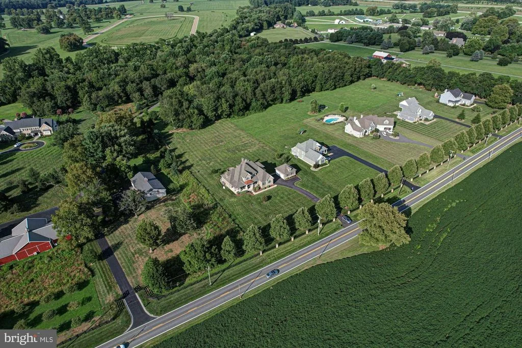 Photo of 1233 BUNKER HILL ROAD