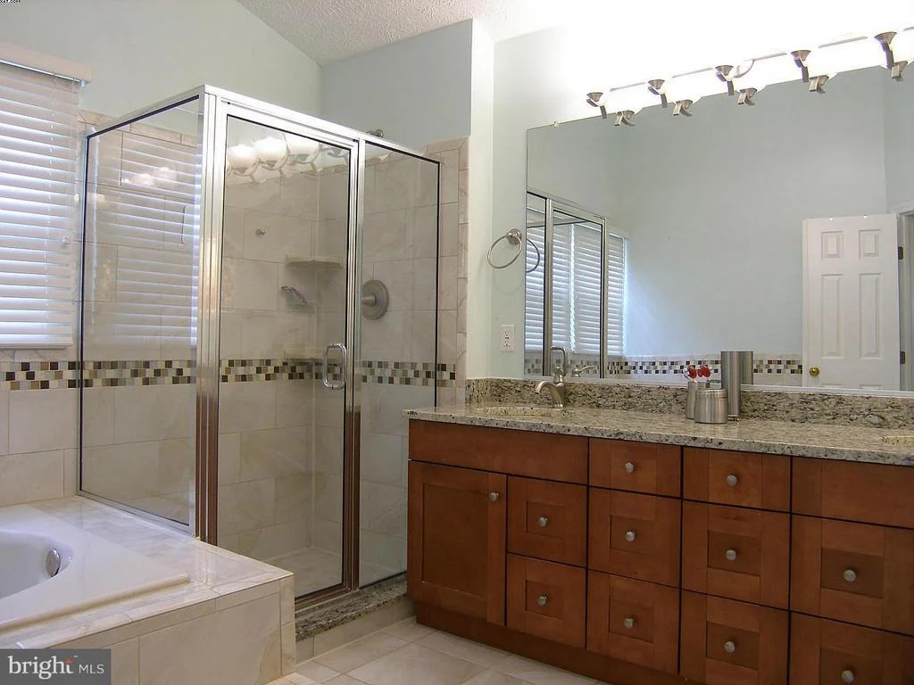 Photo of 127 BOOKHAM LANE