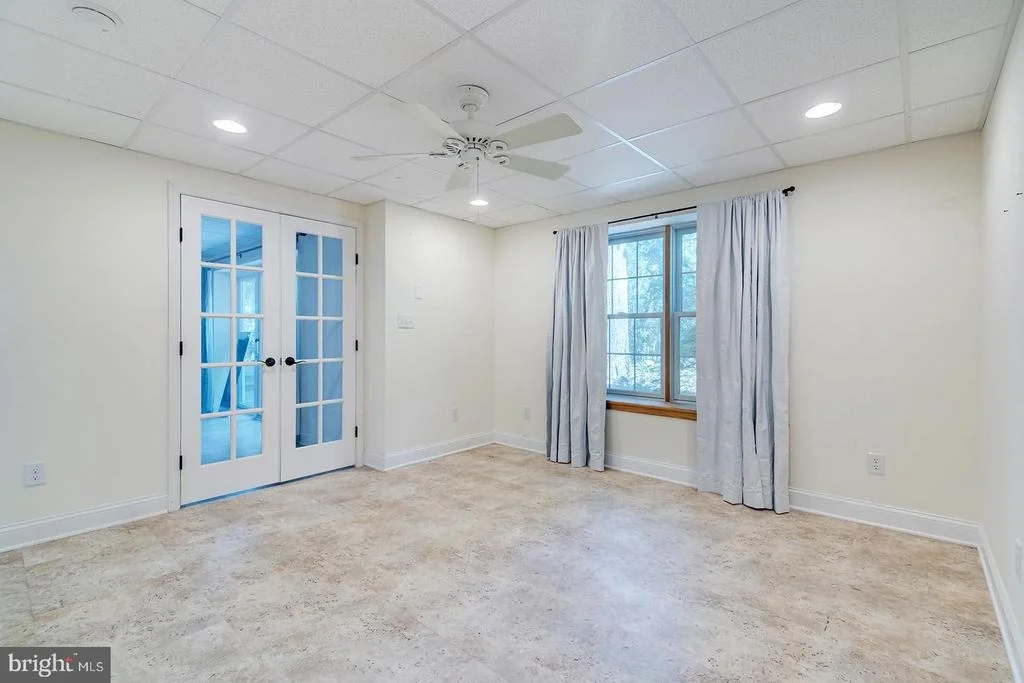 Photo of 142 W SHORE DRIVE