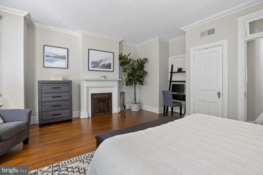 Photo of 304 A STREET SE