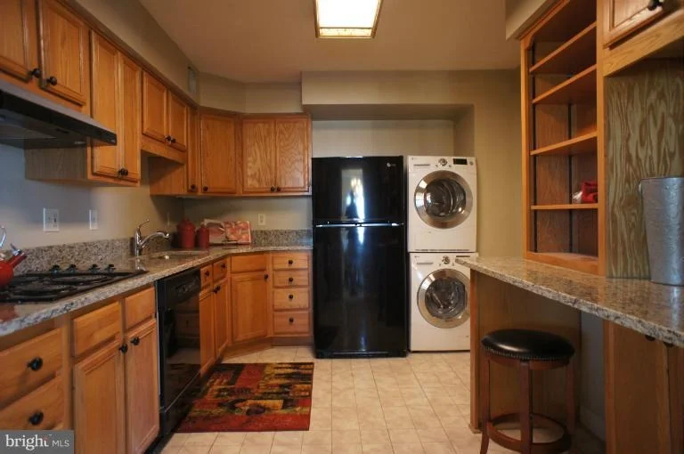 Photo of Unit 1608 at 5902 MOUNT EAGLE DRIVE