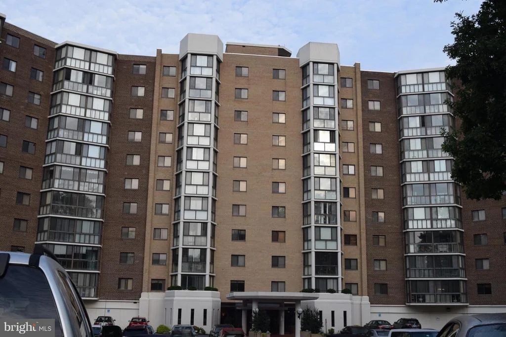 Photo of Unit 3425 at 15115 INTERLACHEN DRIVE