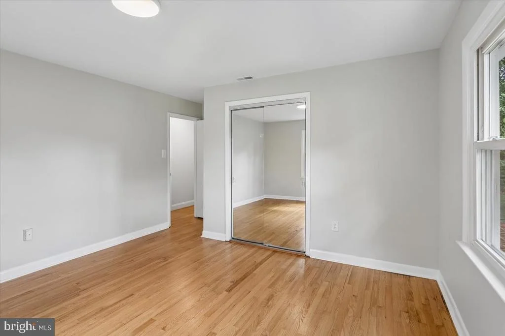 Photo of 833 MEADOW ROAD