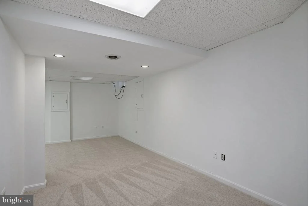 Photo of 2002 JONATHAN DRIVE