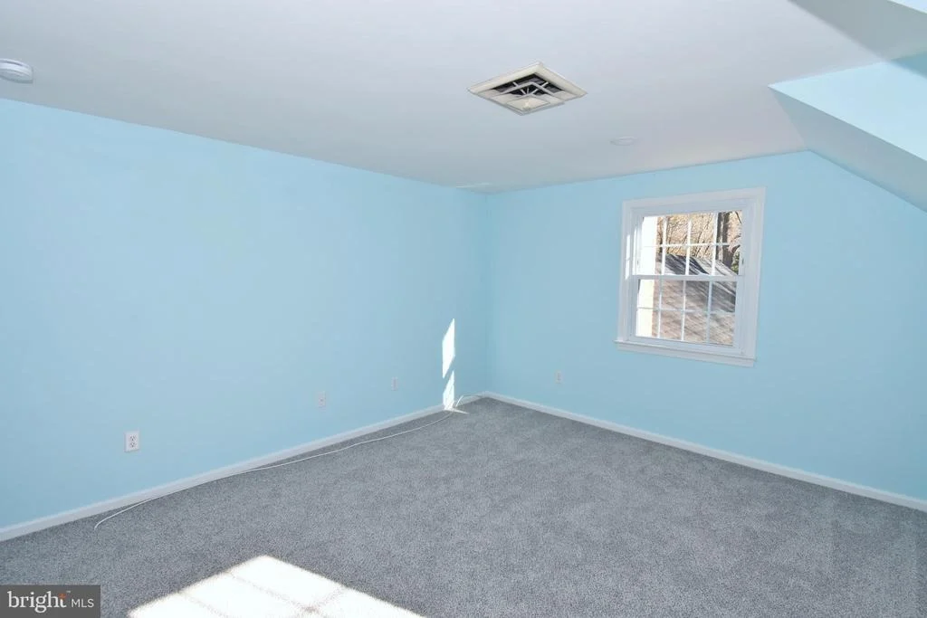 Photo of 4011 GROSSE POINT DRIVE