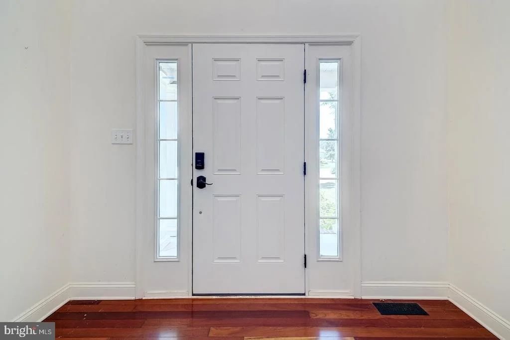 Photo of 142 W SHORE DRIVE