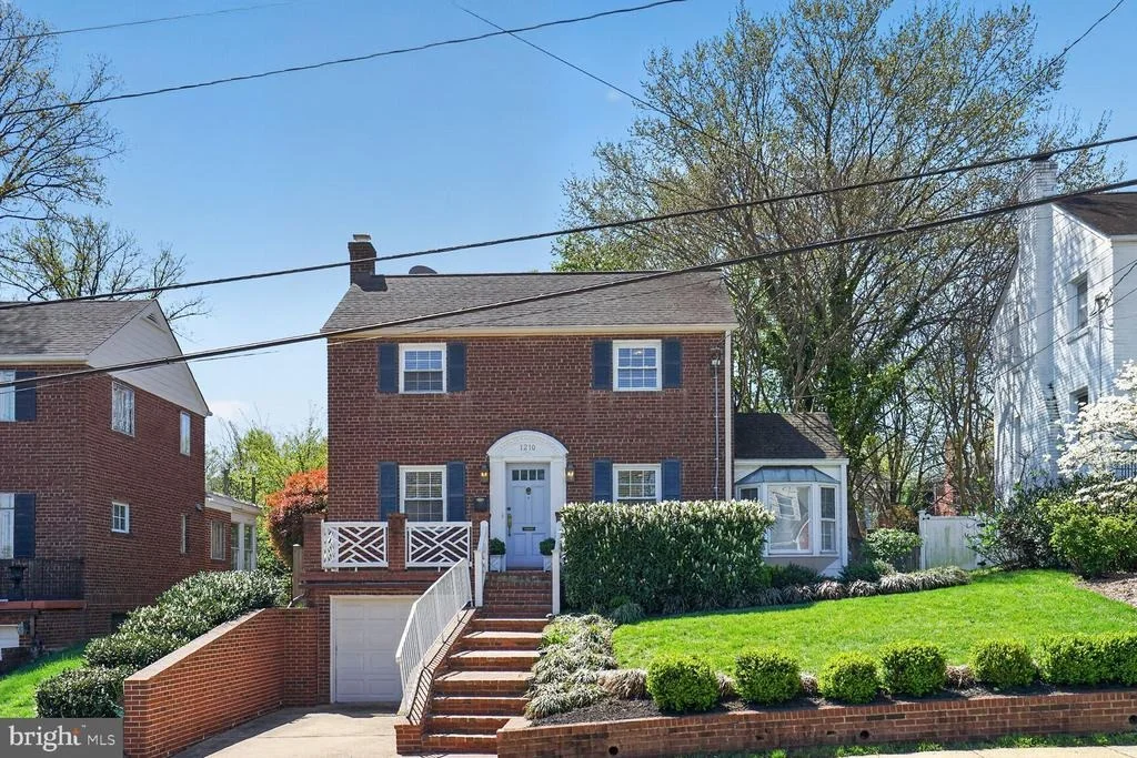 Photo of 1210 W BRADDOCK ROAD