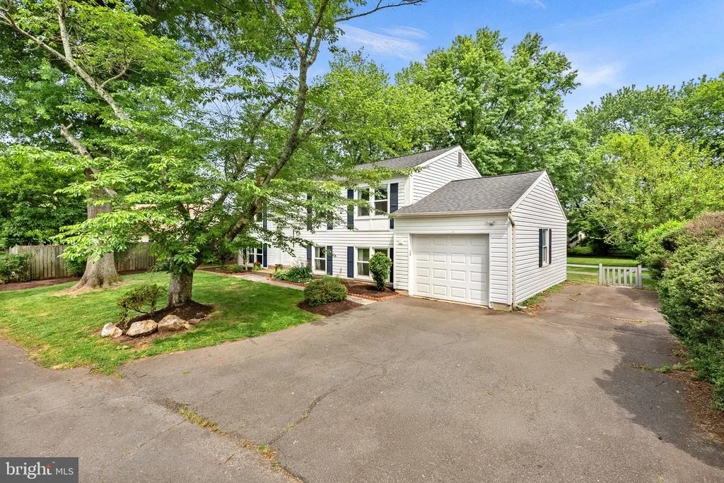 Photo of 12747 KINSHIP DRIVE
