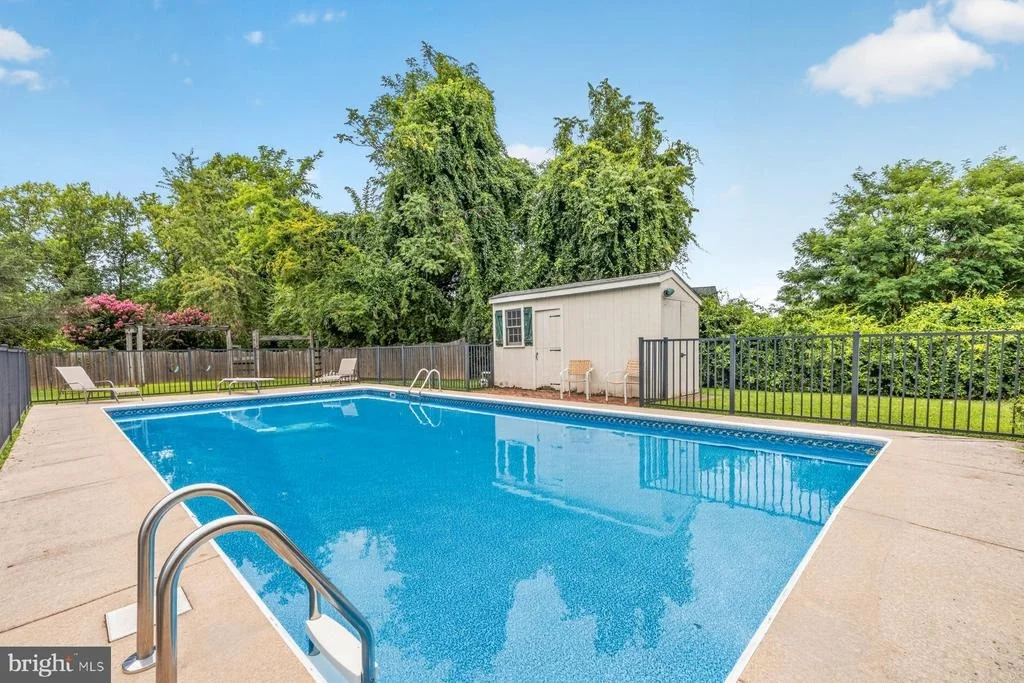 Photo of 6916 SUMMERSWOOD DRIVE
