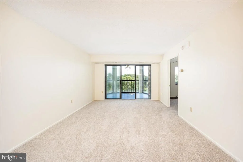 Photo of Unit 1807 at 15101 INTERLACHEN DRIVE