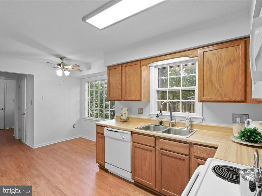 Photo of 8223 TREEBROOKE LANE
