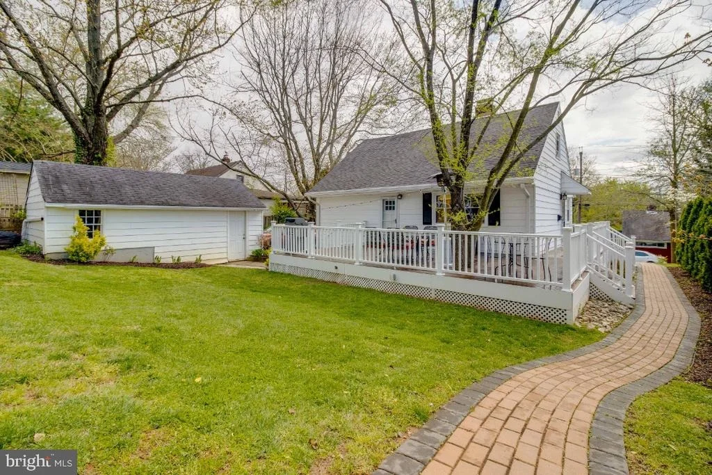 Photo of 903 ROBIN ROAD