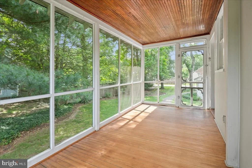 Photo of 4805 CALVERT ROAD