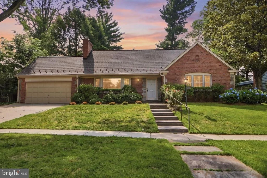 Photo of 5910 OVERLEA ROAD