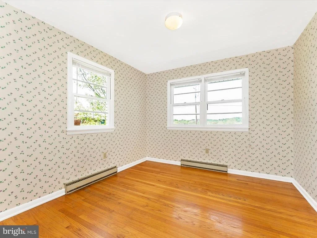 Photo of 2833 RODERICK ROAD