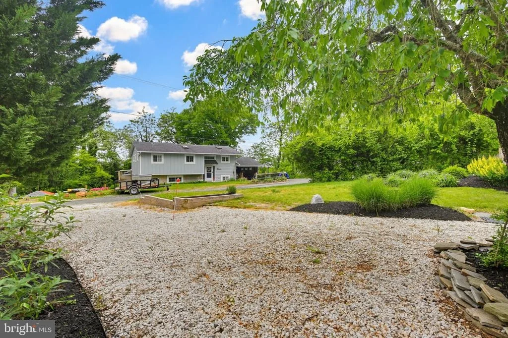 Photo of 1465 RIDGEWAY