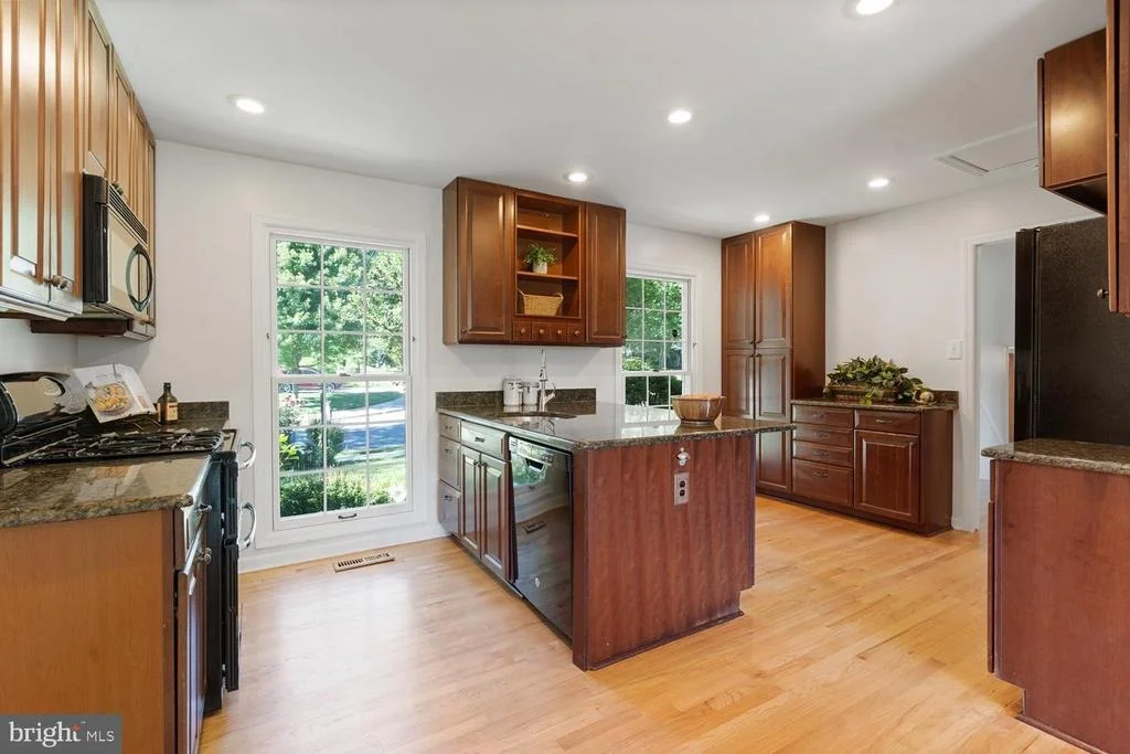 Photo of 9501 WALLINGFORD DRIVE
