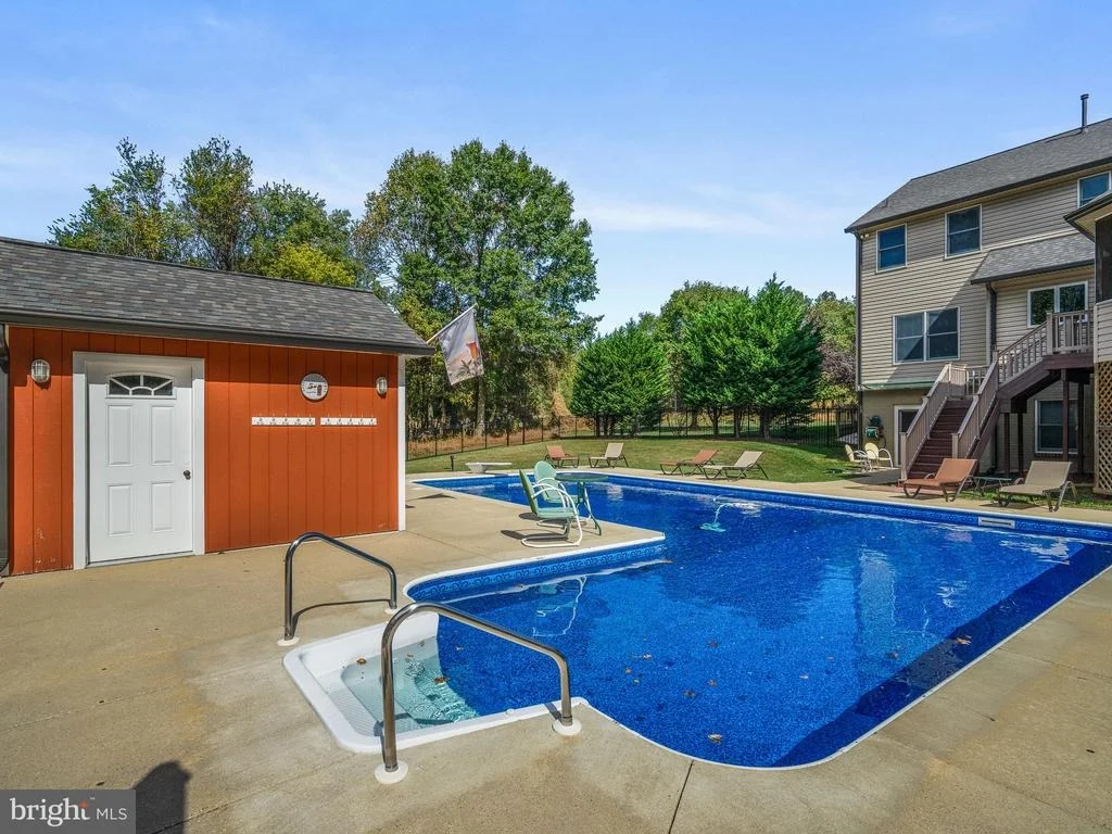 Photo of 8910 PRIMULA DRIVE