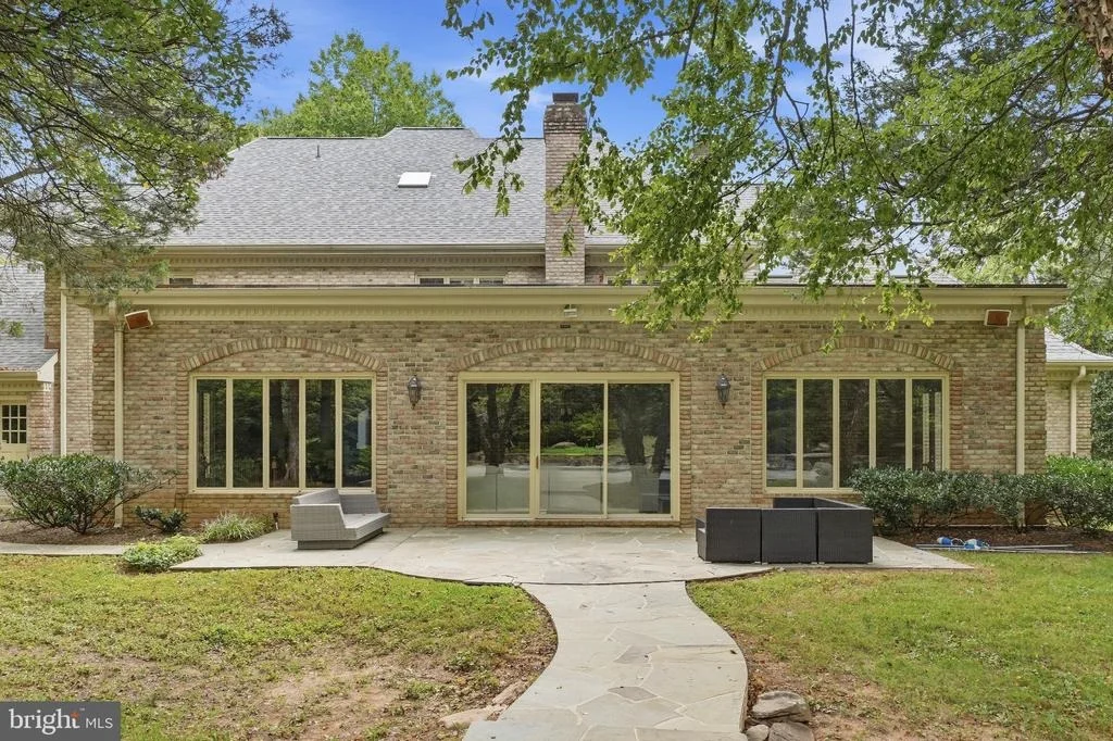 Photo of 9801 BENTCROSS DRIVE