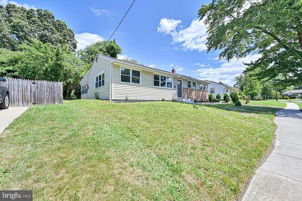 Photo of 729 BENTLEY ROAD