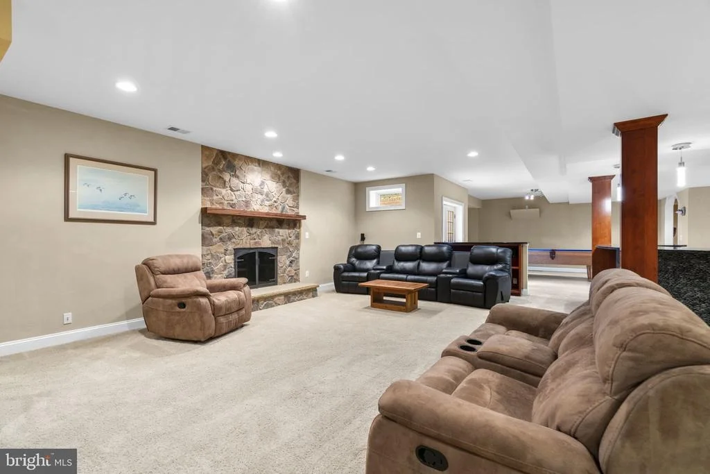 Photo of 370 EAGLE HILL ROAD