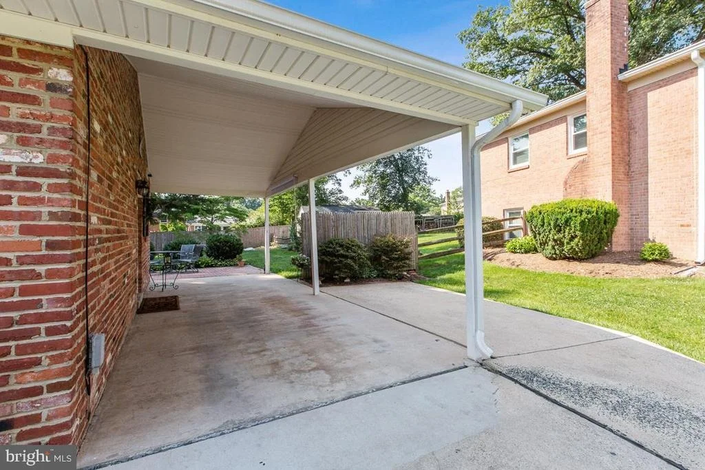 Photo of 13337 FOXHALL DRIVE