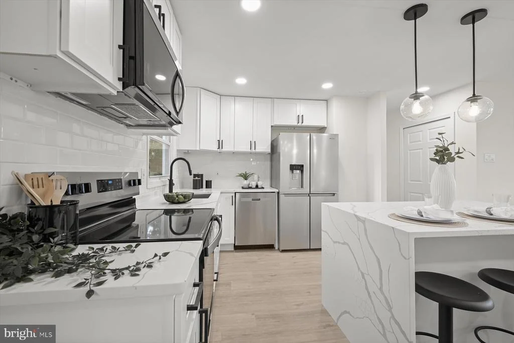 Photo of 7897 BASTILLE PLACE
