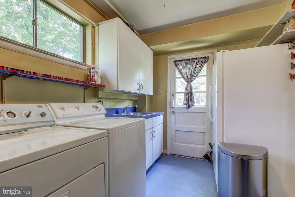 Photo of 703 HILLSBORO DRIVE