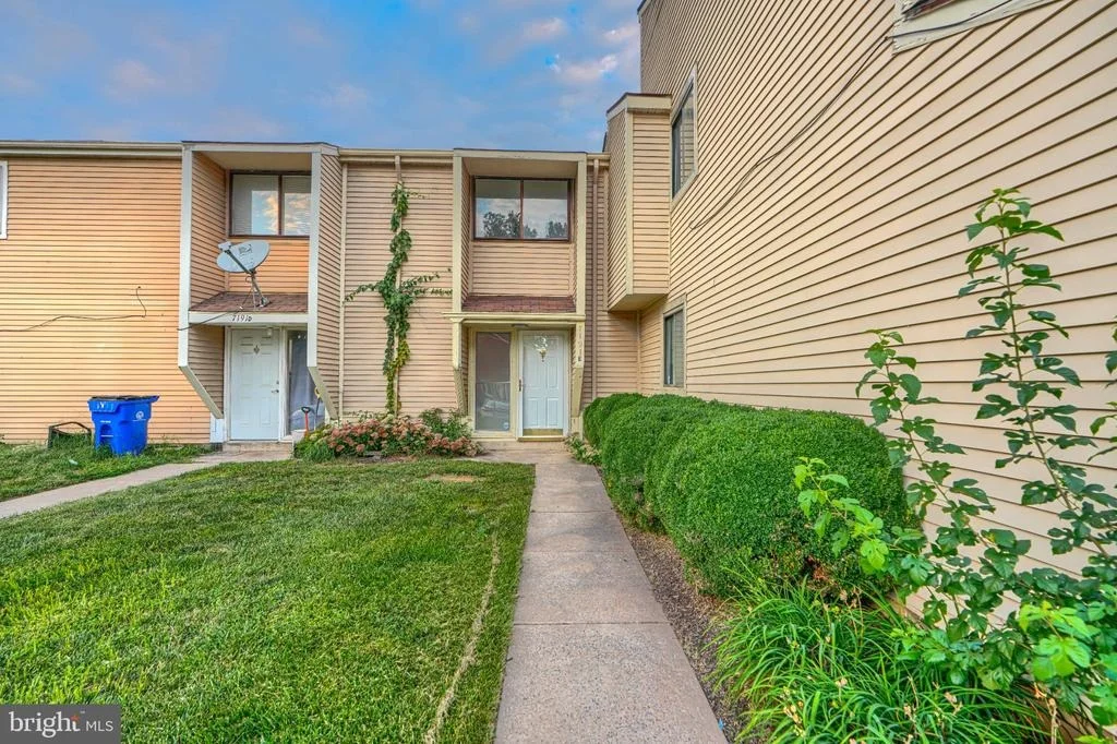 Photo of Unit E at 7191 CYPRESS COURT