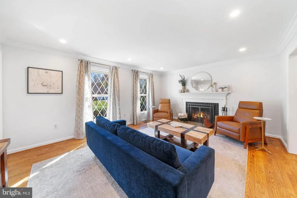 Photo of 15304 WATERGATE ROAD