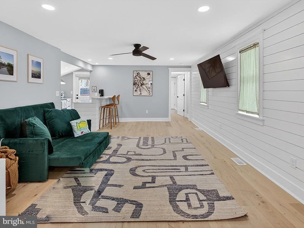 Photo of 412 KINGS HIGHWAY
