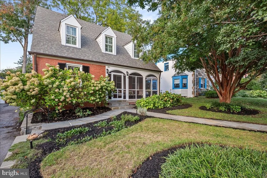 Photo of 4613 CHEVY CHASE BOULEVARD
