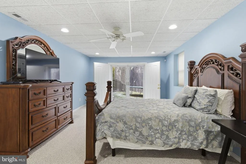 Photo of 922 SIDEHILL DRIVE
