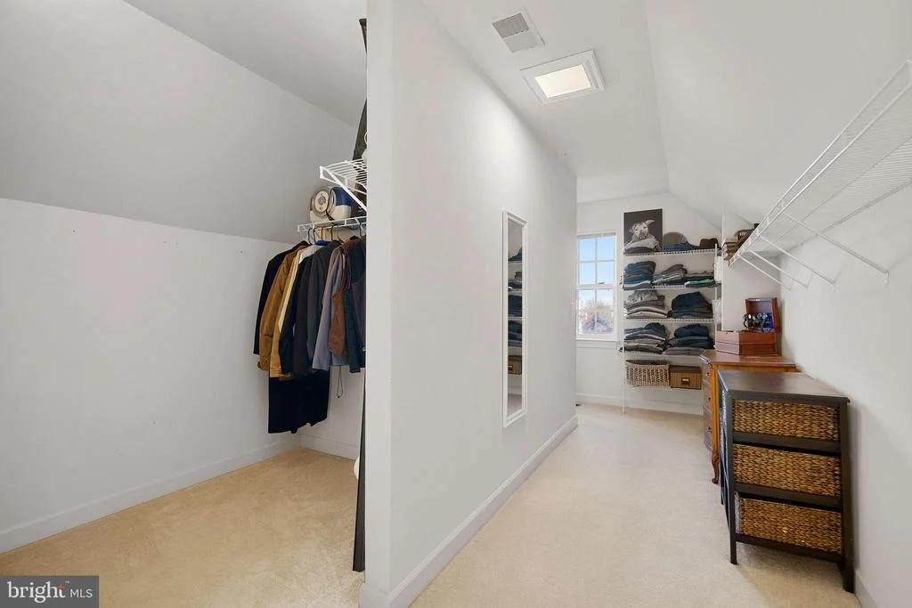 Photo of 42490 LONGACRE