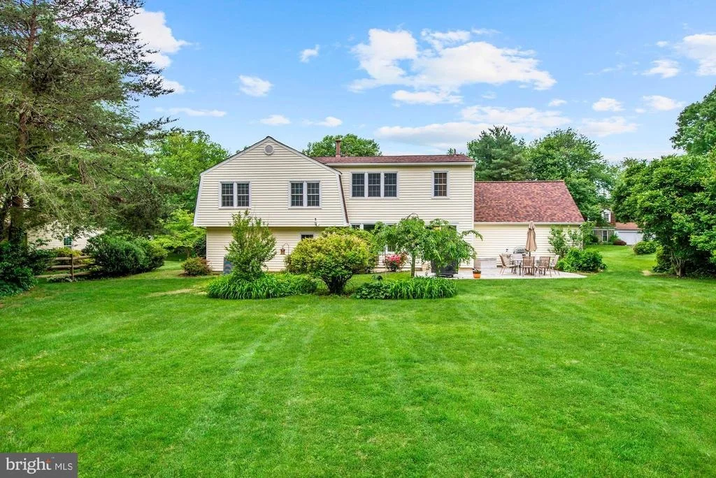 Photo of 15025 WELLWOOD ROAD
