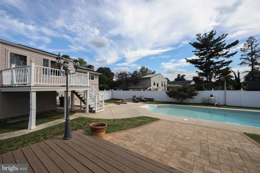 Photo of 787 LANCING ROAD