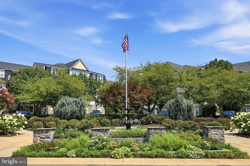 Photo of Unit 304 at 2500 WATERSIDE DRIVE