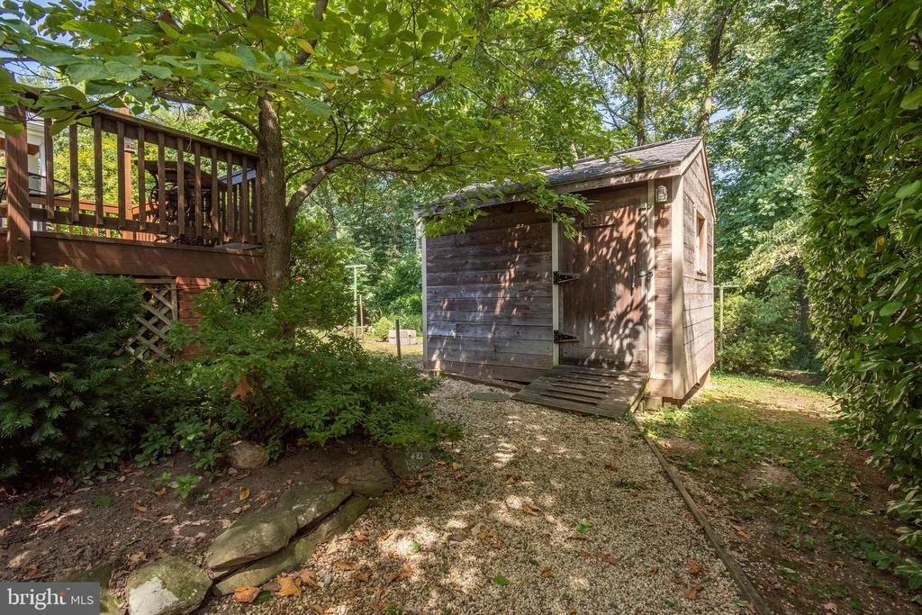 Photo of 1517 FOREST GLEN ROAD
