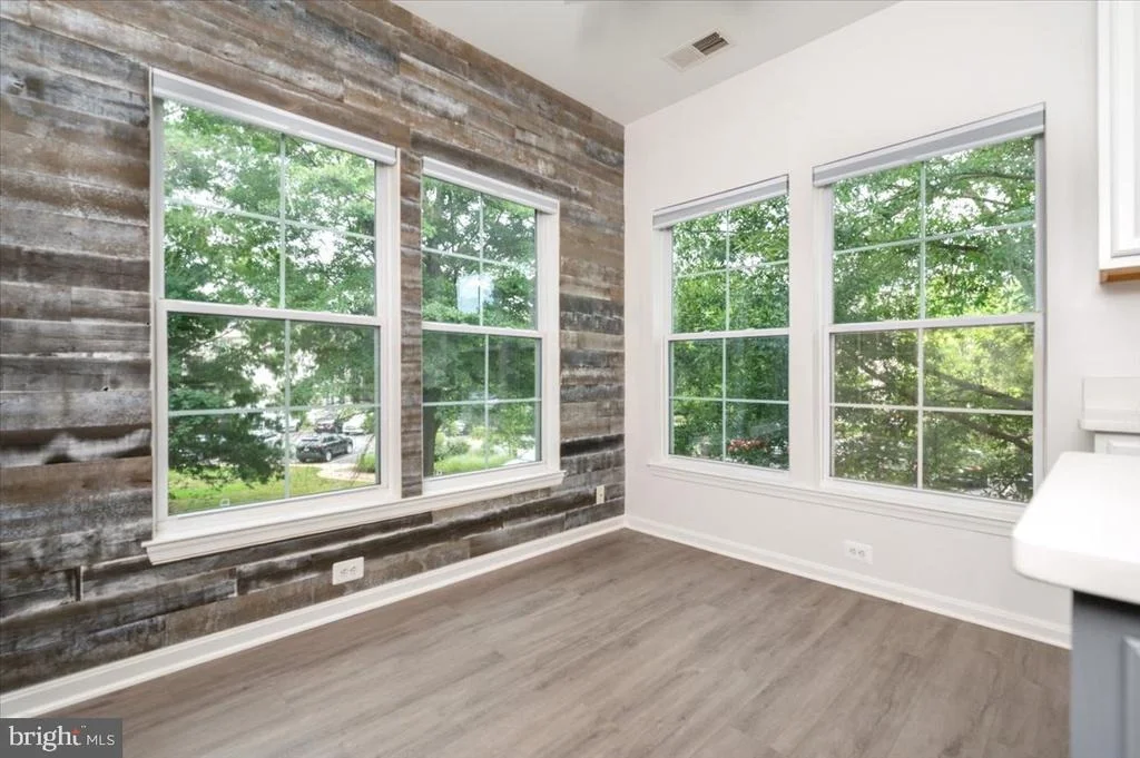 Photo of Unit 921 at 921 SPINNAKER WAY