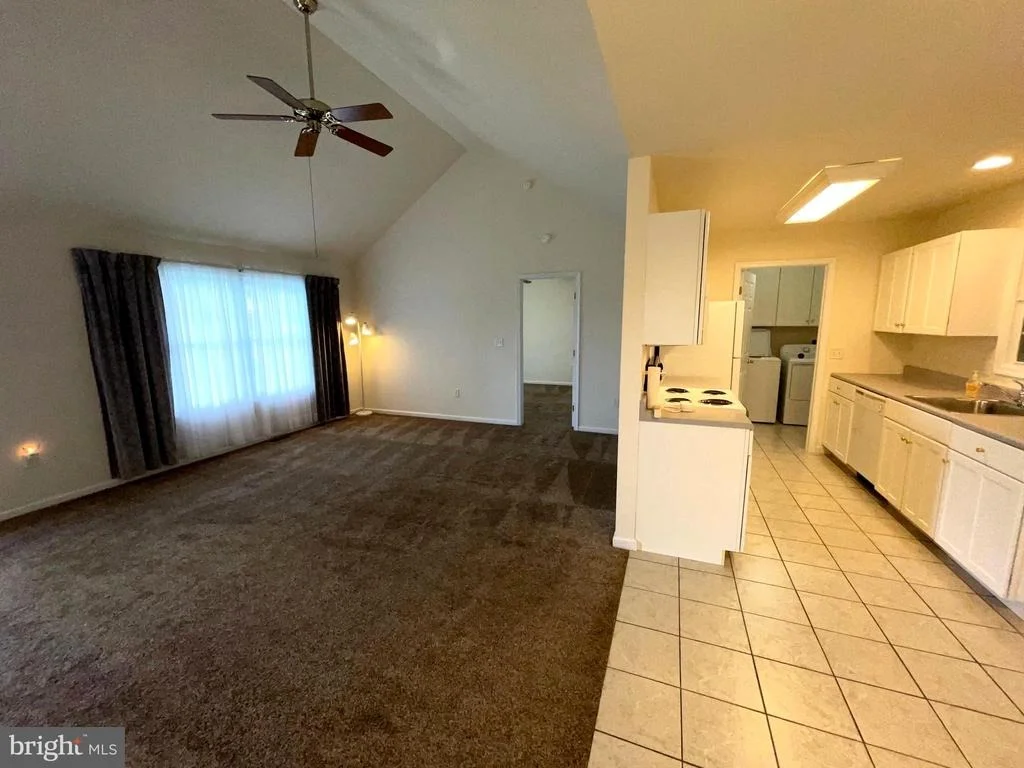 Photo of 28 CIRCLE DRIVE W