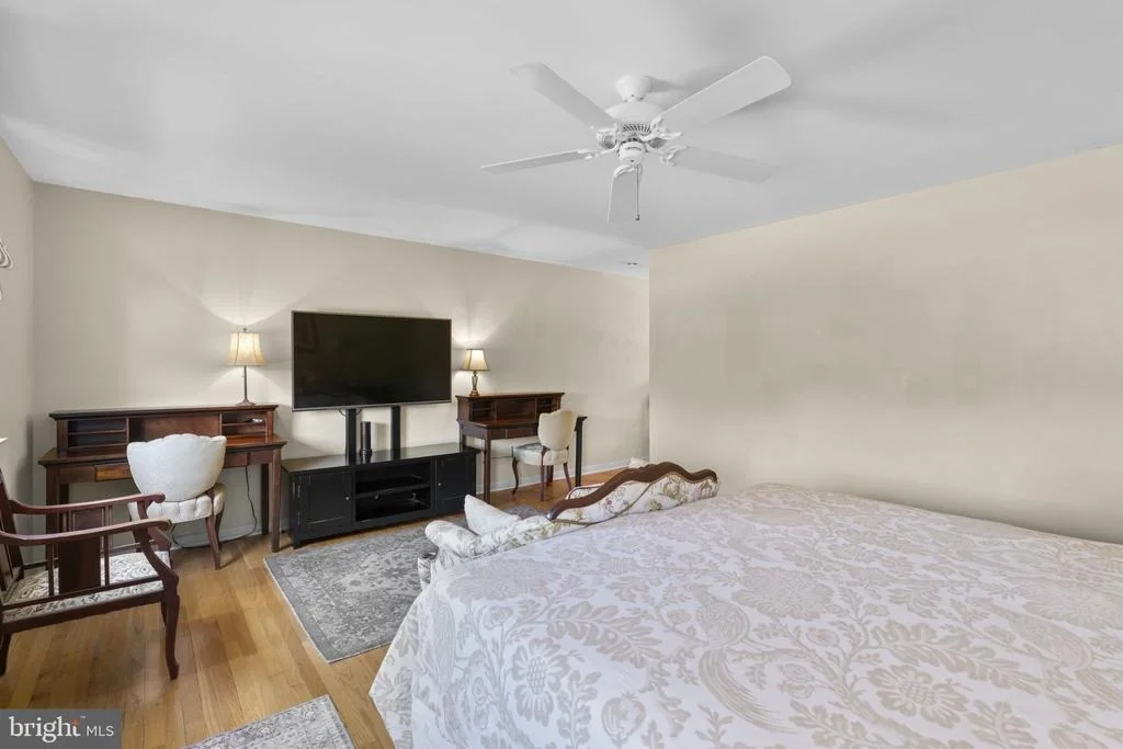 Photo of 5008 LAKE CIRCLE W