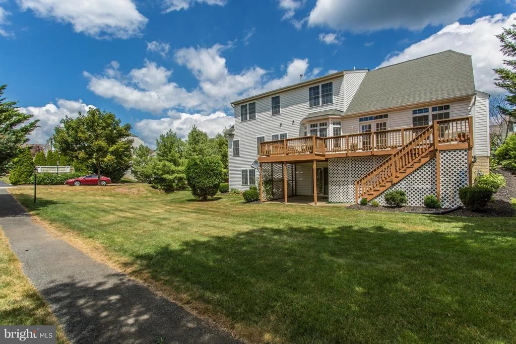 Photo of 2562 BEAR DEN ROAD