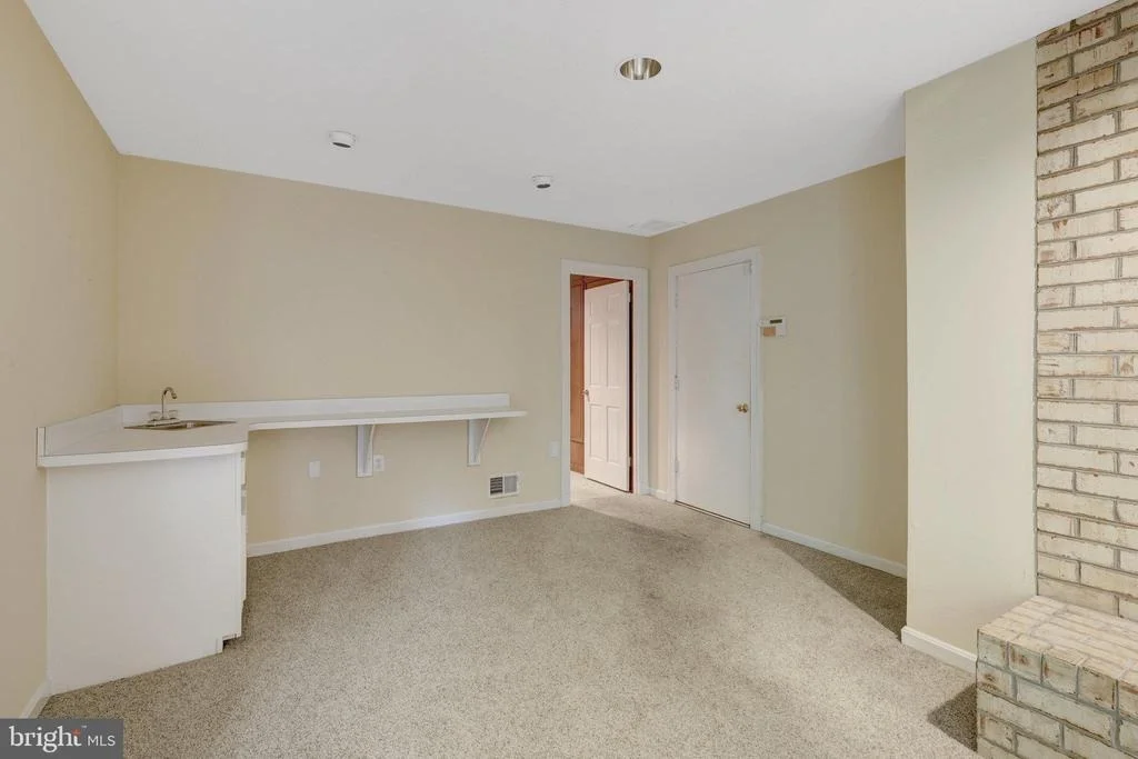 Photo of 1468 HIGHWOOD DRIVE