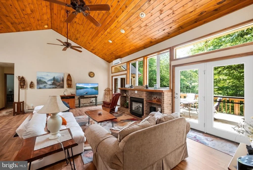 Photo of 365 PINNACLE DRIVE